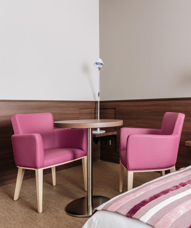 Hotel-Cafe Du Trinquet Cambo-les-Bains Bagian luar foto