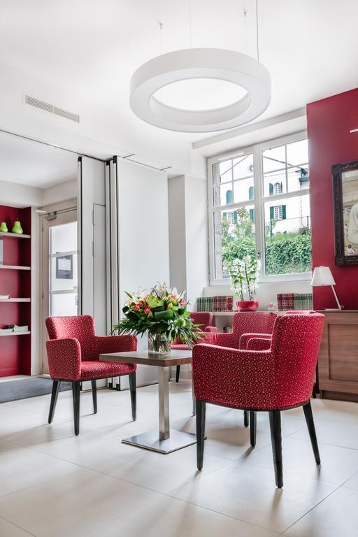 Hotel-Cafe Du Trinquet Cambo-les-Bains Bagian luar foto